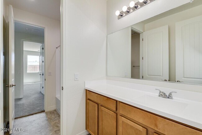 Building Photo - 1674 N Hester Trail