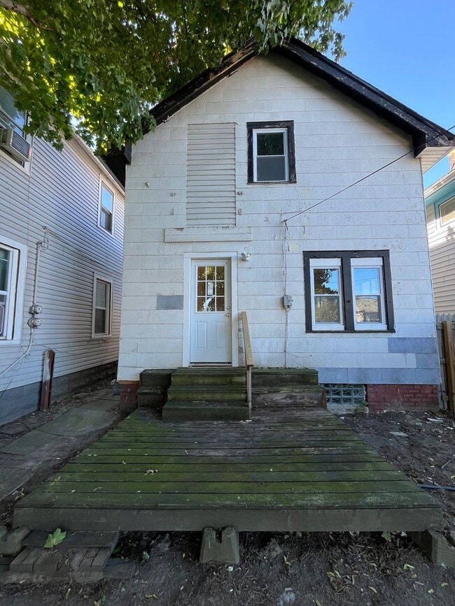 Building Photo - Cudell Area - 3 Bedroom - 1 Bath - Single ...