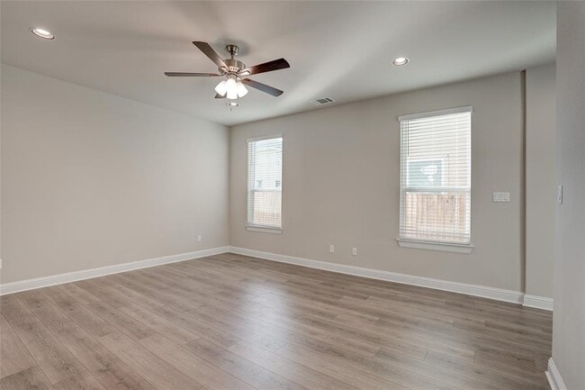 Building Photo - 135 Living Reef Dr