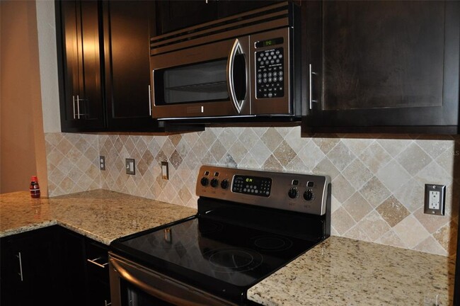 Building Photo - 6360 Ranelagh Dr