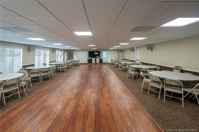 Building Photo - 2950 SE Ocean Blvd