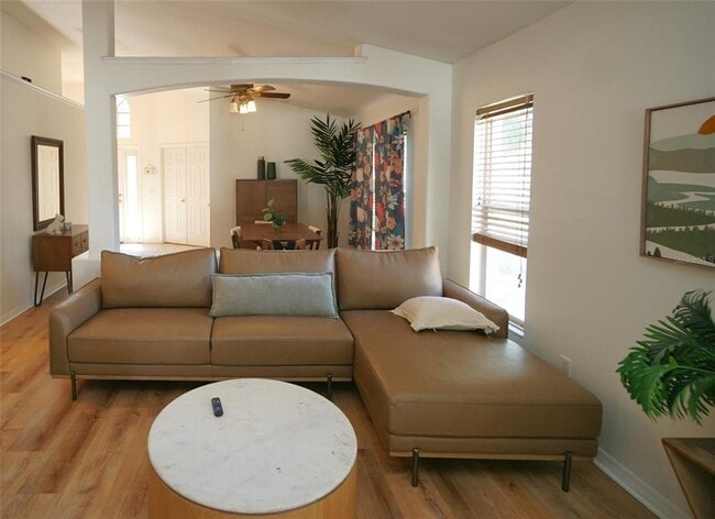 Building Photo - 6921 Jamestown Manor Dr