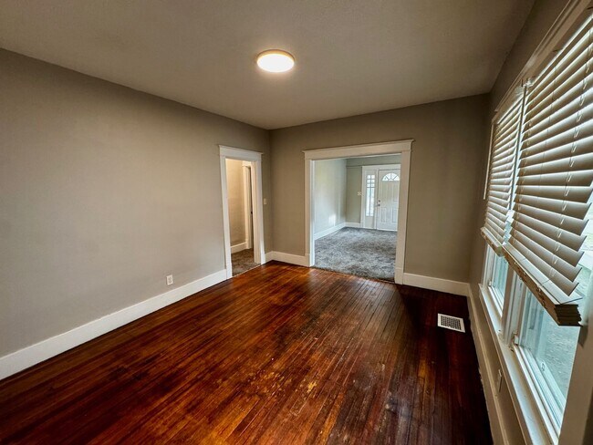 Building Photo - 610 Colorado Ave