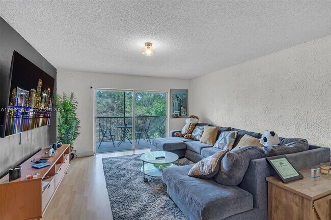 Building Photo - 6100 S Falls Cir Dr