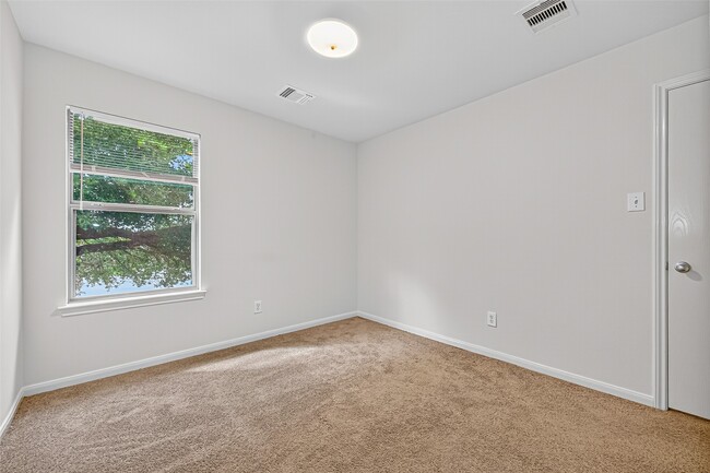 Building Photo - 8042 Montague Manor Ln