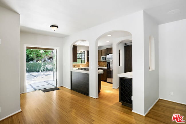 Building Photo - 2326 Canyon Dr