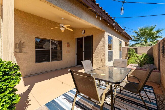 Building Photo - Gorgeous fully furnished home in Gilbert w...