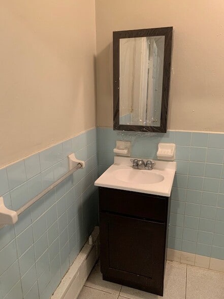 Building Photo - 4014 Spruce St