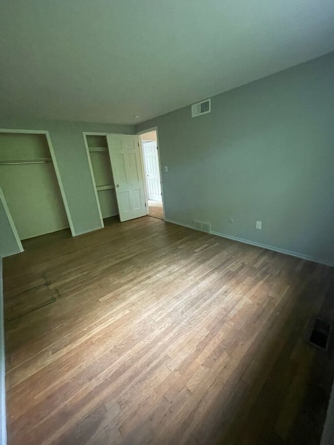 Building Photo - Spacious Four Bedroom Home Available Summer of 2026!