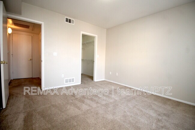 Building Photo - 45 Maleena Mesa St