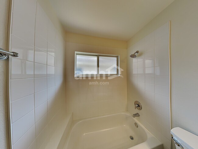 Building Photo - 1415 Compton St