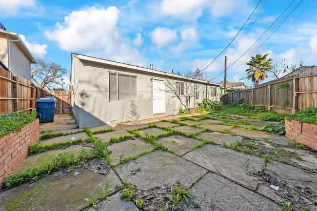 Building Photo - 4184 Cornelia Way