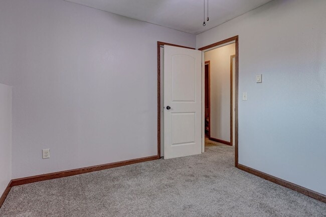 Building Photo - 2273 Country Ln