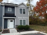 Building Photo - 211 Swallow Dr