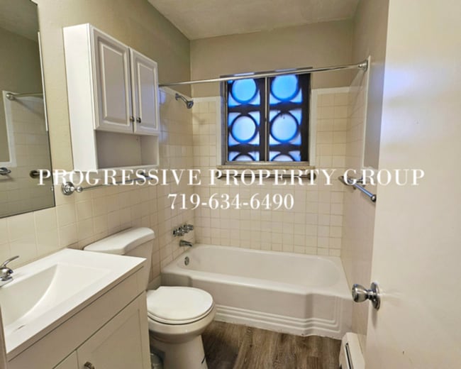 Building Photo - Beautifully Renovated 1-Bed, 1-Bath Apartm...