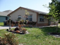 Building Photo - 1204 Sunset Rd