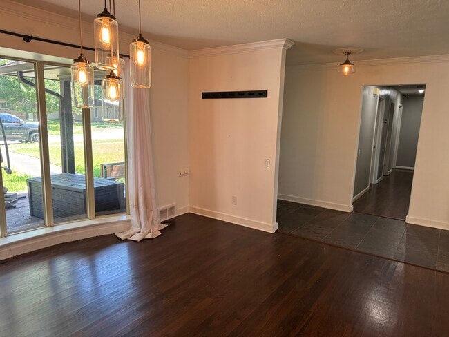 Building Photo - 10140 Creekmere Cir