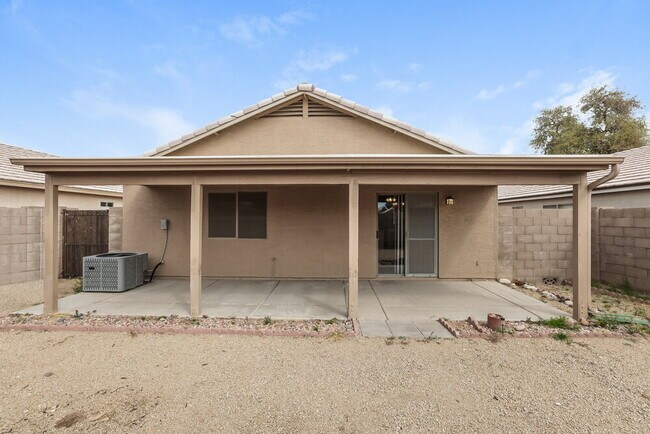 Building Photo - 15729 W Smokey Dr