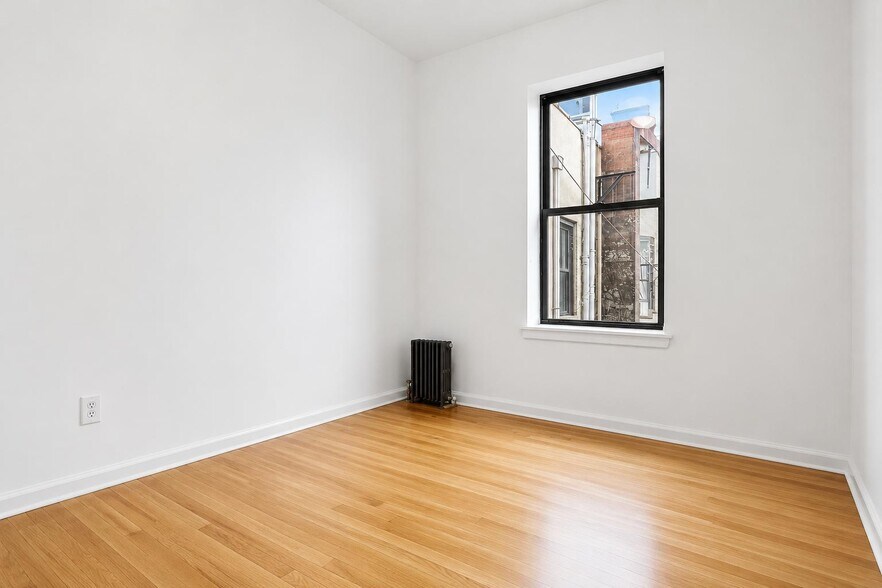 Building Photo - 201 W 105th St