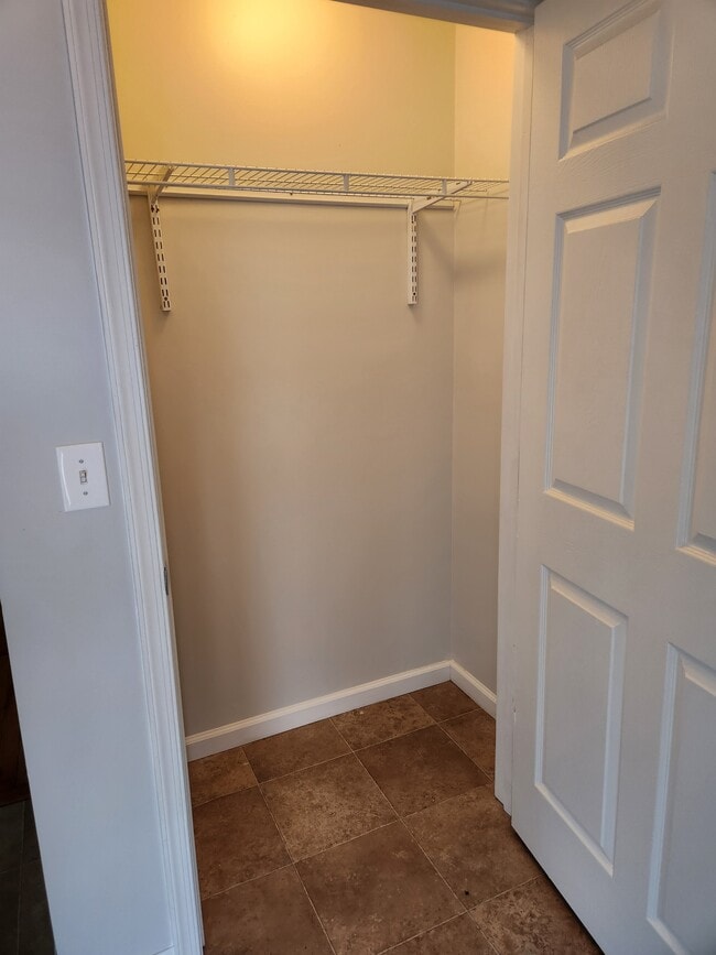 Building Photo - 28 Holler Rd