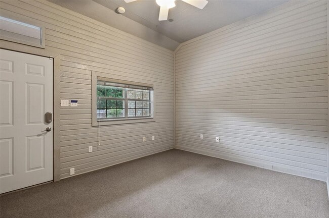 Building Photo - 3 bed, 2 bath home in Burleson
