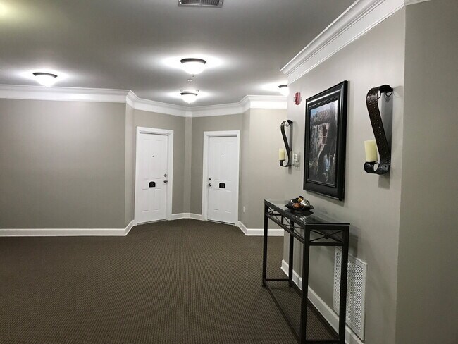 Building Photo - 3102 West End Cir