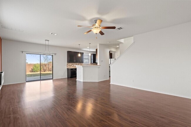 Building Photo - 12036 Pecangate Way