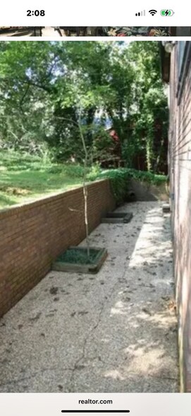 Building Photo - 618 W Lelia St