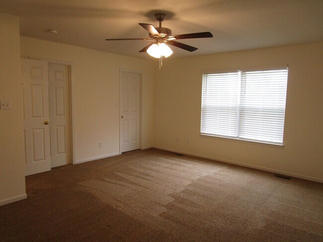 Building Photo - 3538-3540 Prescott Dr.