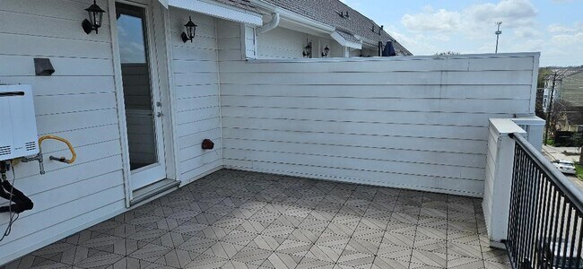 Building Photo - 712 Cage St