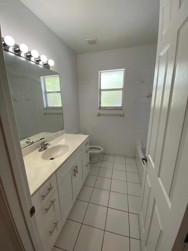 Building Photo - 4264 Berkshire Wharf Dr