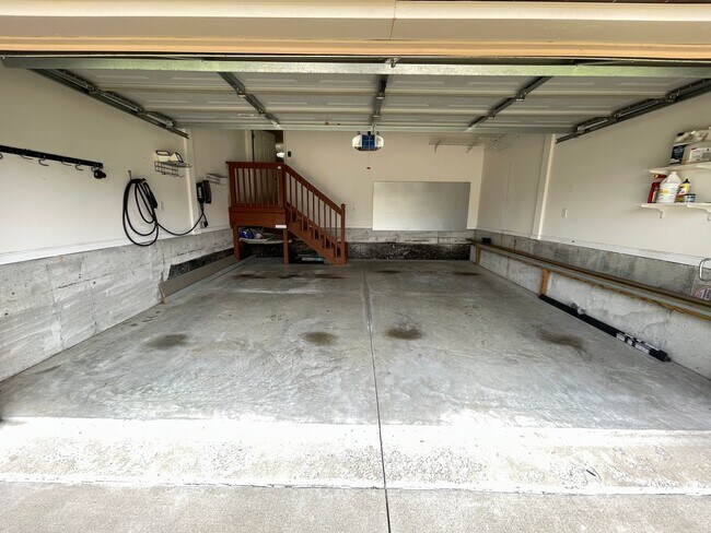 Building Photo - 10916 Collington Dr