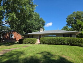 Building Photo - 1728 Shenandoah Dr