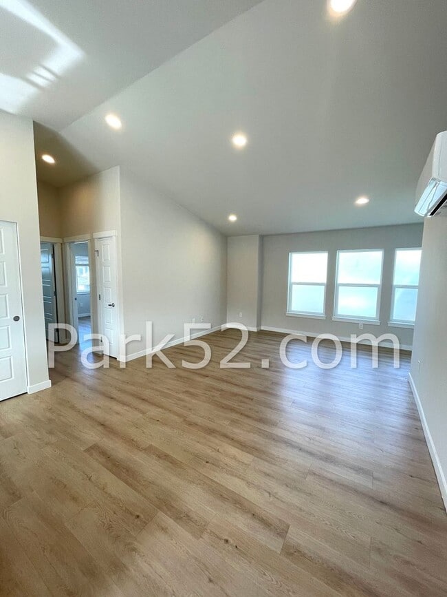 Building Photo - 2 Bedroom ADU Unit in Tacoma