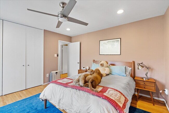 Building Photo - Unique 3BR / 1.5BA Mid-Century Townhome in Reston’s Iconic Hickory Cluster