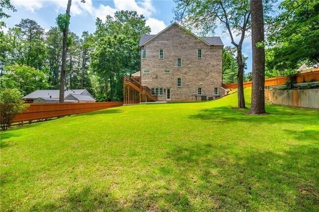 Building Photo - 1169 Dorby Park Dr NE