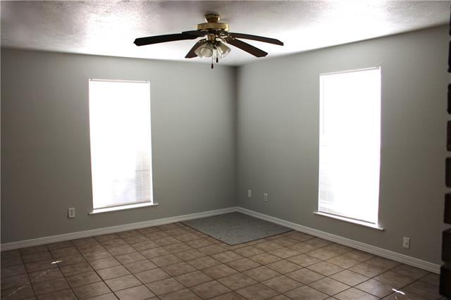 Building Photo - 3308 Delaware Ave