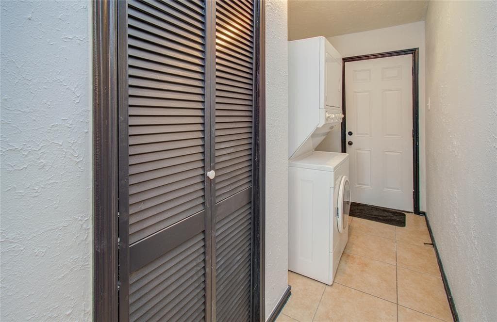 Building Photo - 5319 Bell St