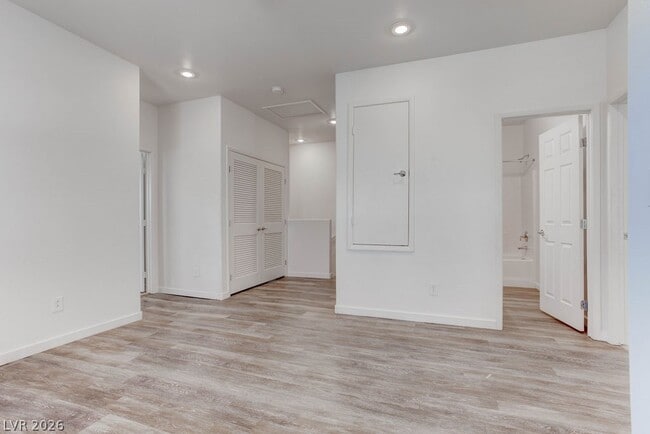 Building Photo - 2049 Rockburne St
