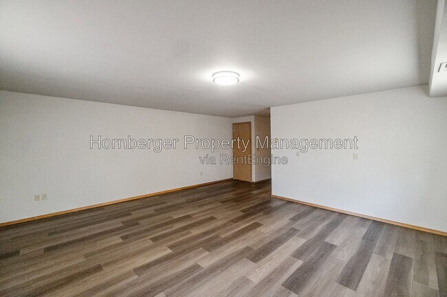 Building Photo - 1501 N Regal St