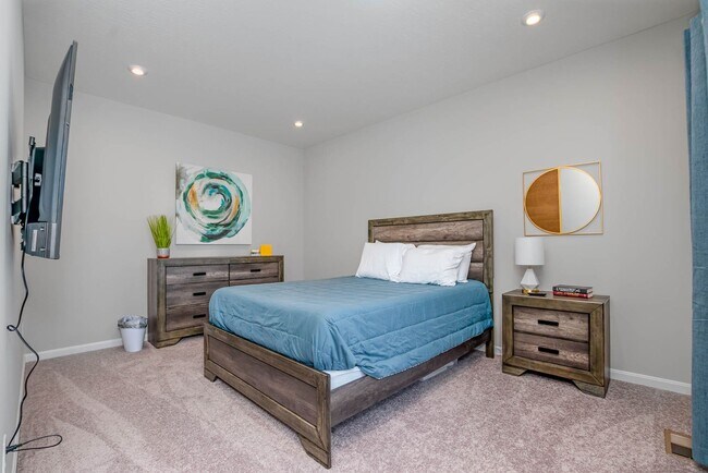 Building Photo - Brand new construction in well-kept HOA community.