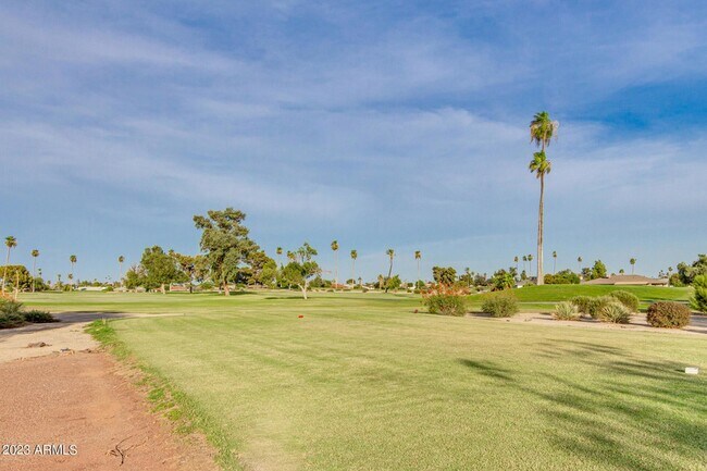 Building Photo - 10612 W Oakmont Dr
