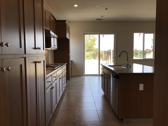 Building Photo - 1600 Dolomite Ct