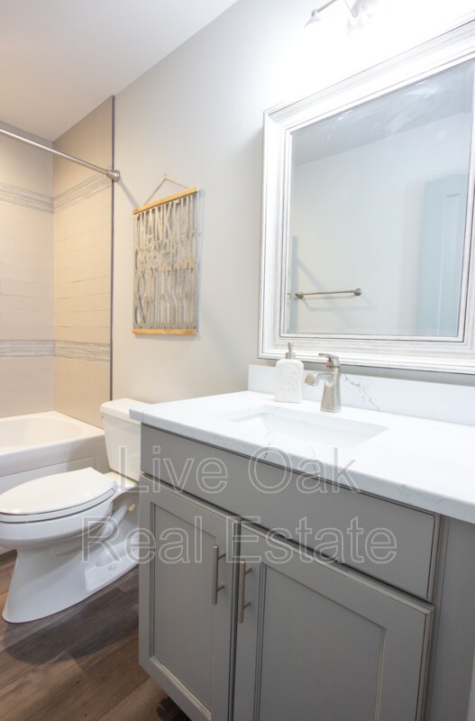 Building Photo - 501 Delaware Ave