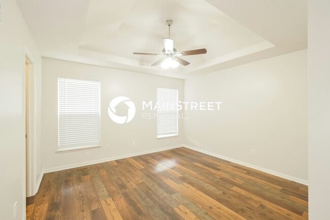 Building Photo - 3 Bedroom Pet-Friendly Home in PLATTE CITY, MO with Main Street Renewal