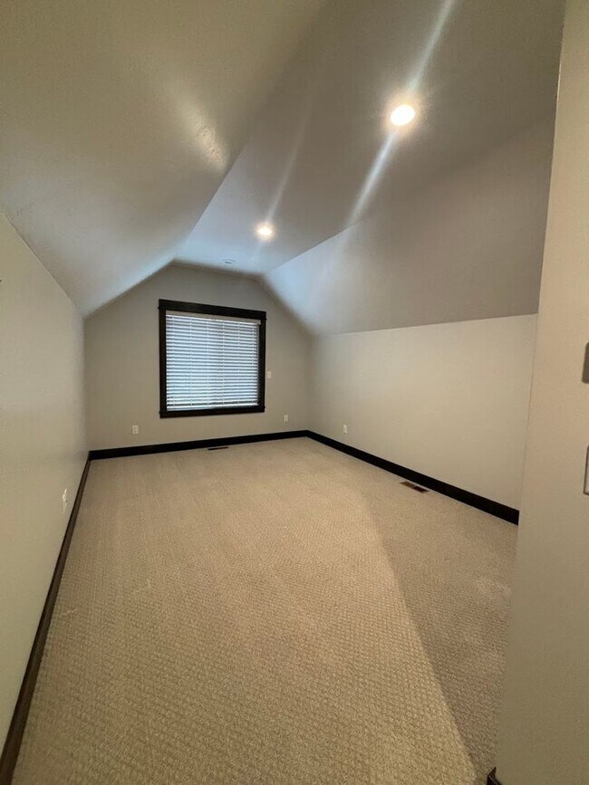 Building Photo - Stunning 4-bedroom, 3-bathroom home in The Ranch Club