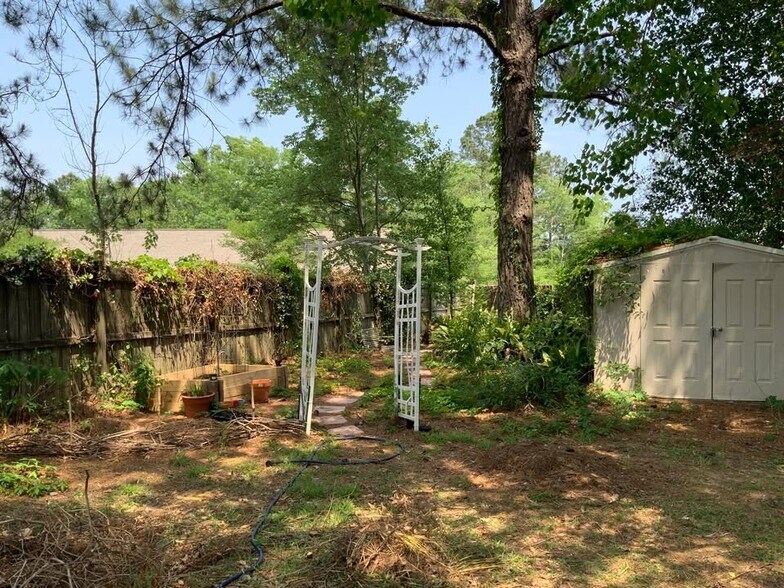 Building Photo - 29 Hillcrest Dr