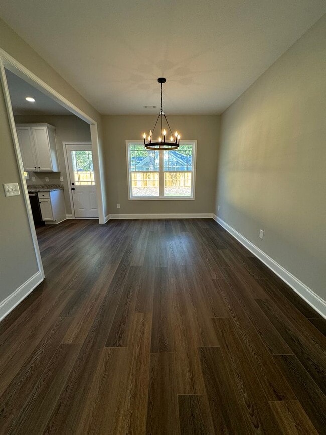 Building Photo - NEWER 4/2.5 House in Armuchee-$2,195