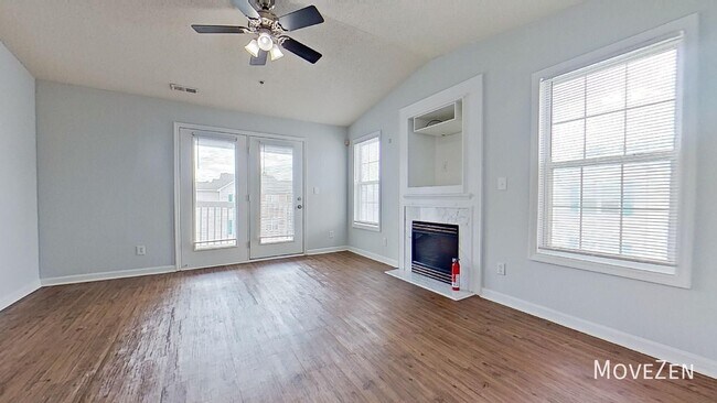 Building Photo - 713 Clearwater Ct