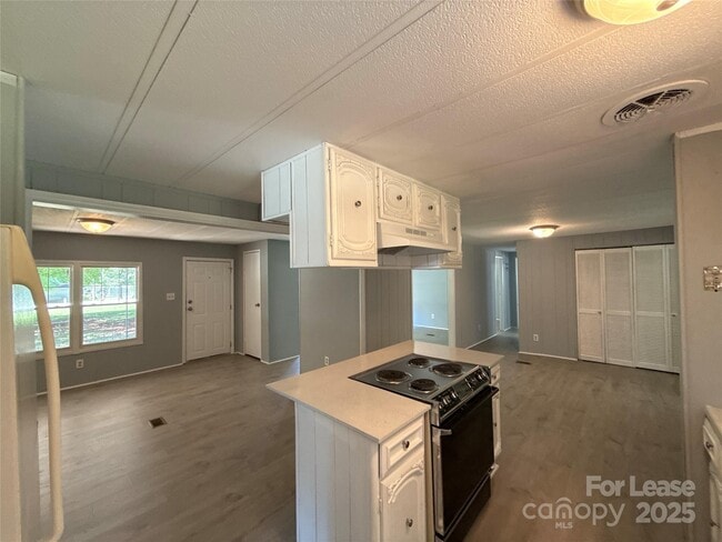 Building Photo - 5248 Montana Cir NW